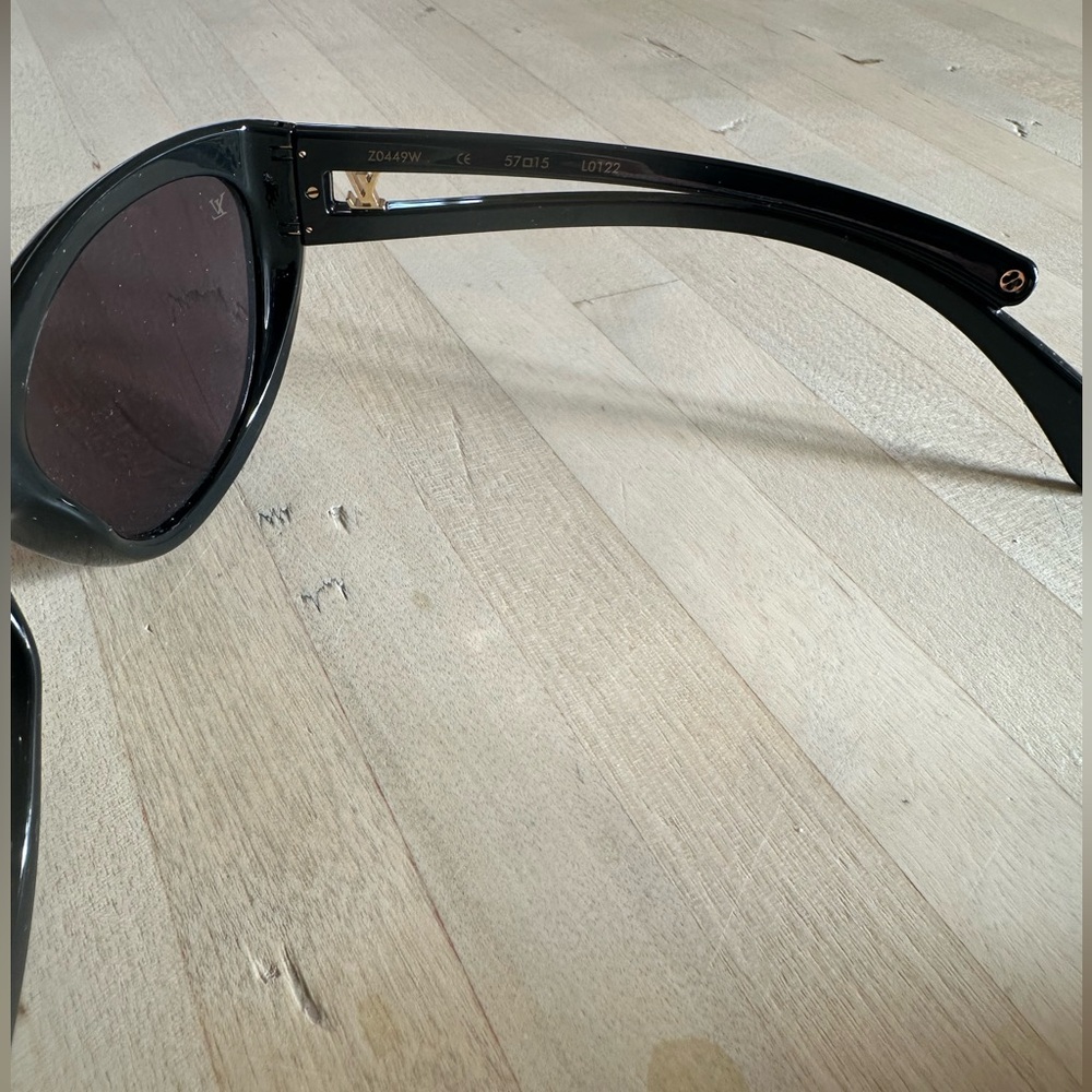 Louis Vuitton Black/Grey Flore Cat Eye Sunglasses - Picture 3 of 5
